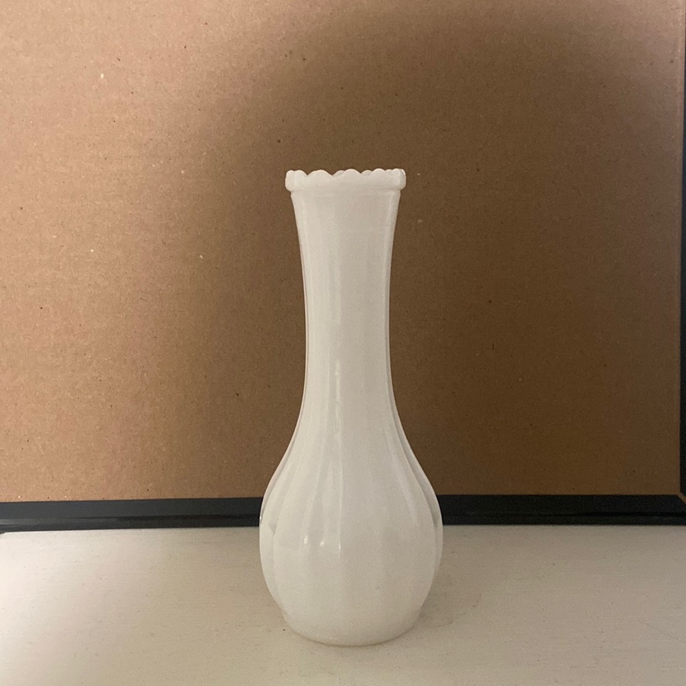 Milk glass vase